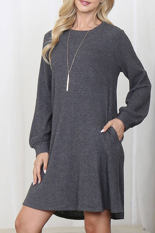 BRUSHED WAFFLE BUBBLE SLEEVE POCKET DRESS: Charcoal