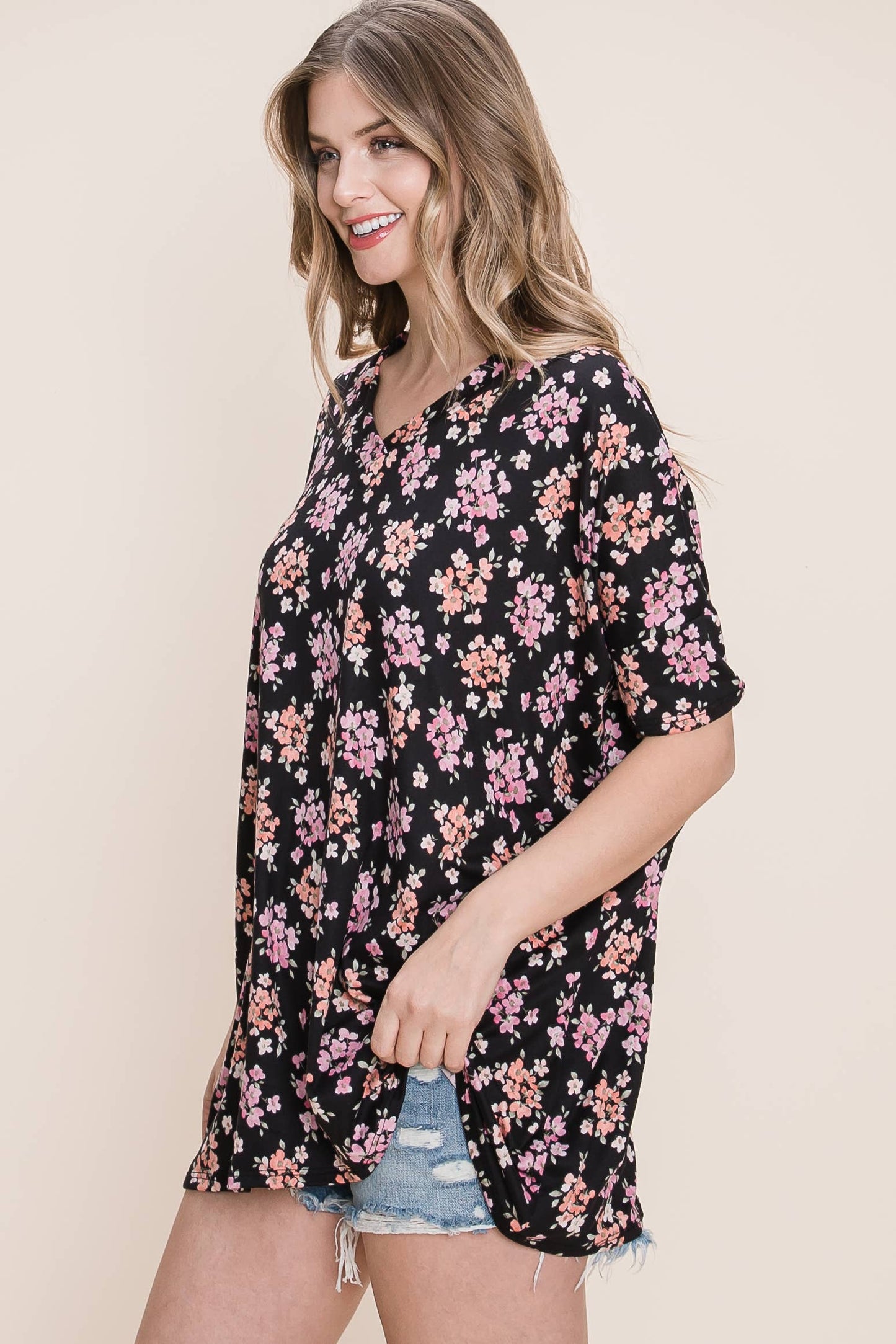 TA1616-FL Loose Fit V-neck Floral Print Tunic