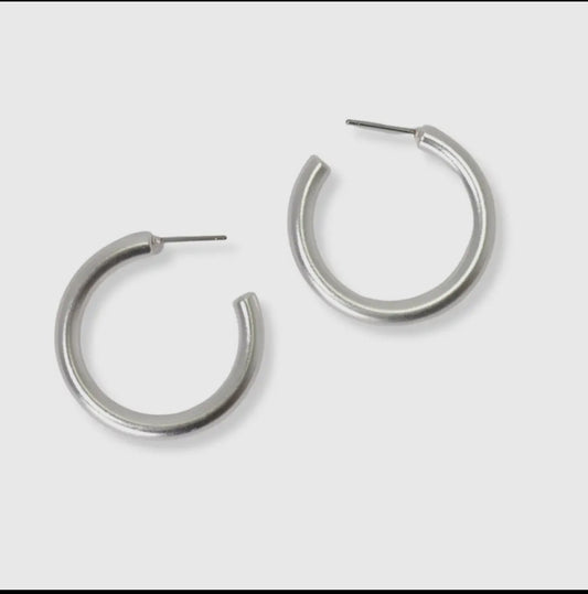 30 mm simple lightweight round hoop earrings